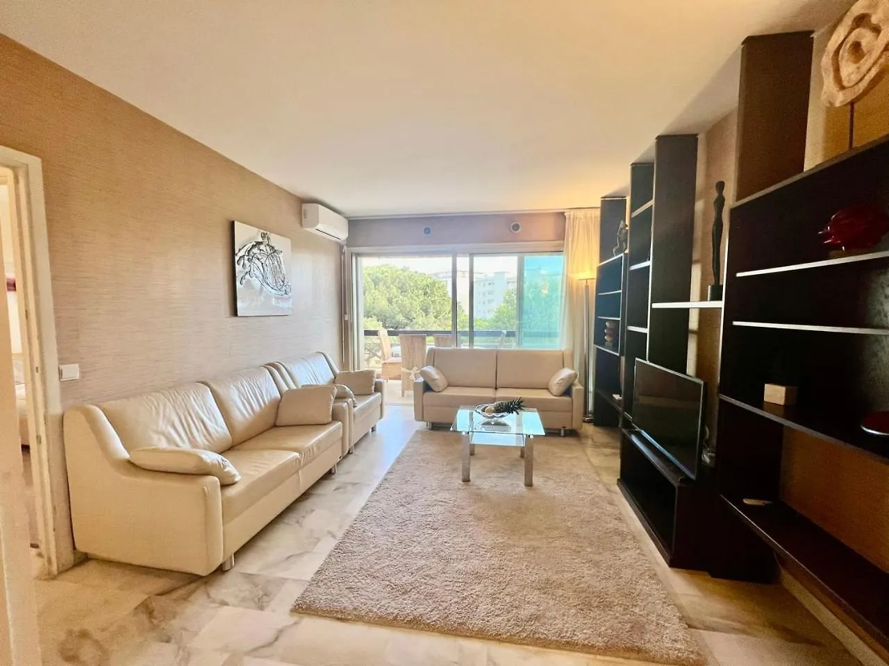 B038 Spacieux Appartement Proche Croisette Parking Cannes 0*,  France